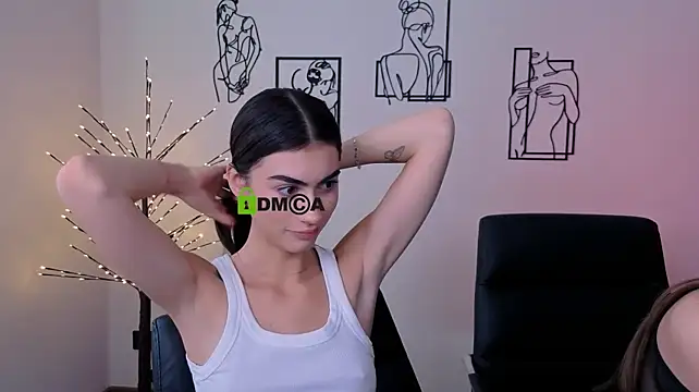 flora_ri stripchat live cam model