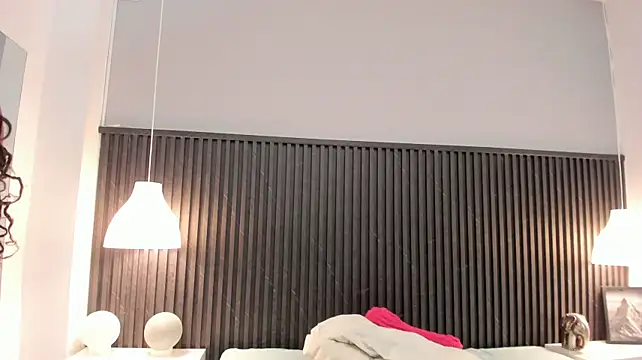 Tiana-Moon stripchat live cam model