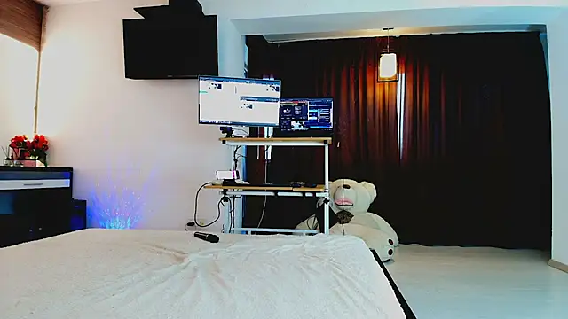 LadyAriaHunt stripchat live cam model