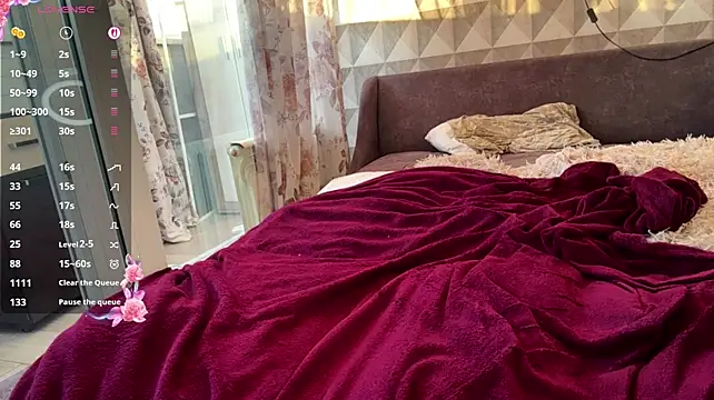 EmmaLovelyBB stripchat live cam model