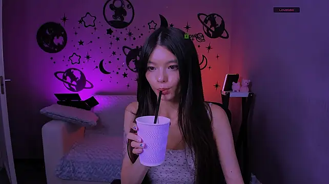 itscharlliee stripchat live cam model