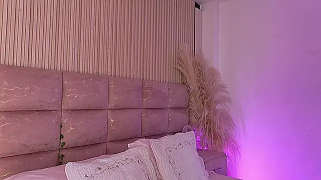 HannaRhodes stripchat live cam model