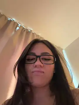 JustLora stripchat live cam model