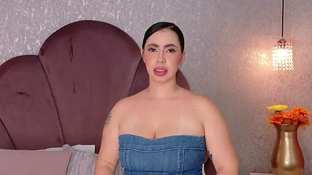 Sienna-Gold stripchat live cam model