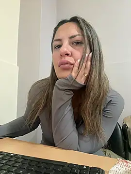 leona-david stripchat live cam model