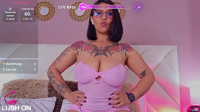 Sharlot18 stripchat live cam model