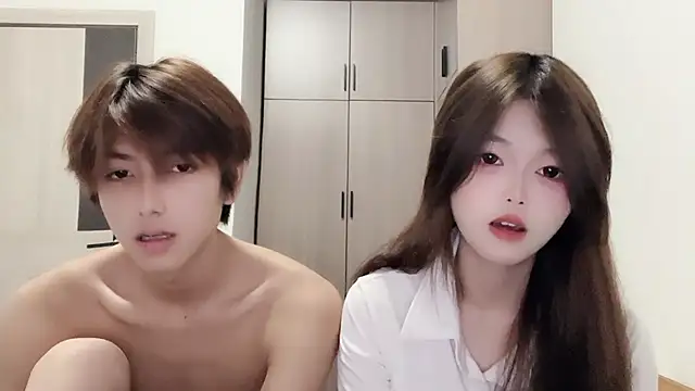 AA__17 stripchat live cam model
