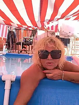 Lakylady stripchat live cam model