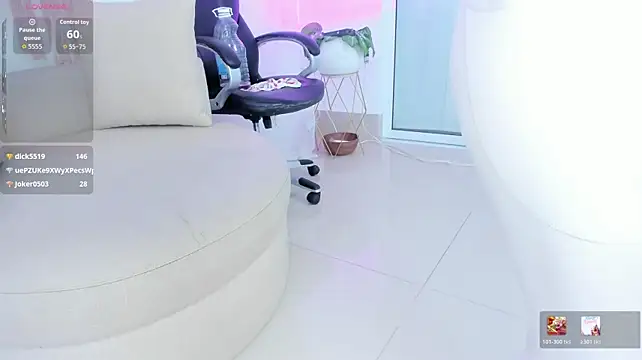 tiny_isawii stripchat live cam model
