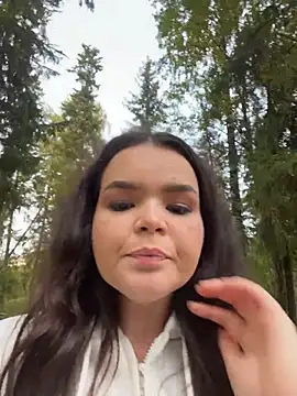 SnowWhiteSin stripchat live cam model