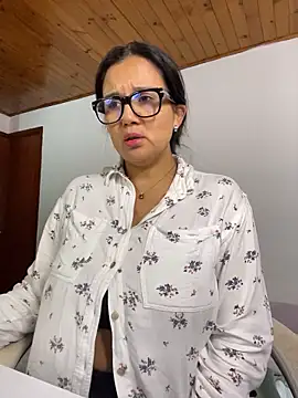 SWEETLILY18 stripchat live cam model