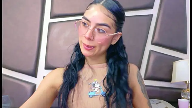 NicoleEsposito stripchat live cam model