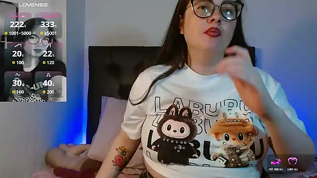 KrystalAdams stripchat live cam model