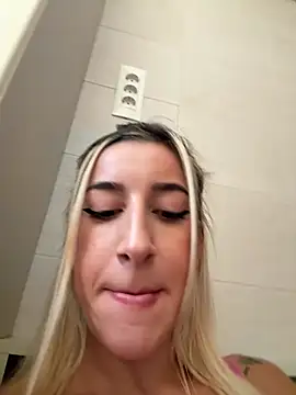 CarlaDesire stripchat live cam model