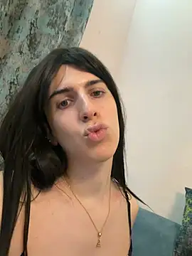 Sofiacdreal stripchat live cam model