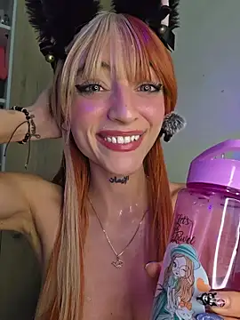 Dani-peggin stripchat live cam model