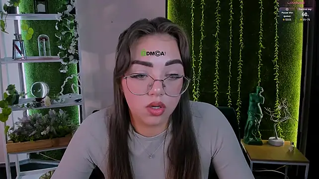 kiki_swan stripchat live cam model