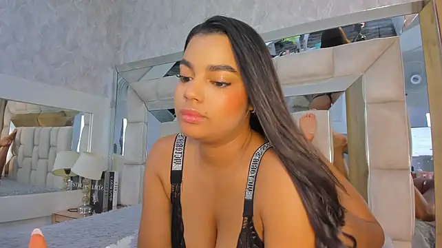 VICTORIAGRAYS stripchat live cam model