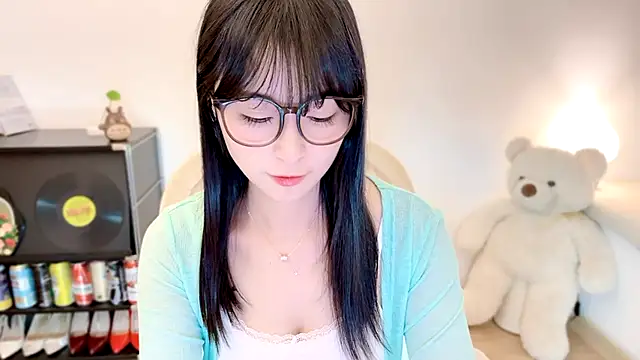 Onechestnut stripchat live cam model