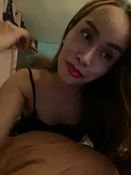 RomanticPearlTS stripchat live cam model