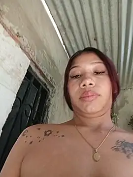 Rous-squir stripchat live cam model