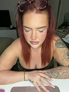 CurvyGirlMyla stripchat live cam model