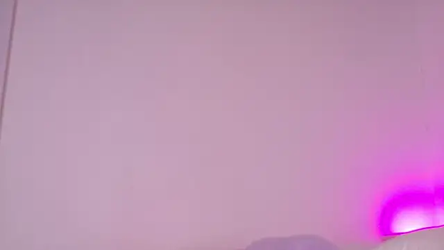 MayGibsson stripchat live cam model