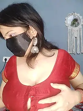 Pari8822 stripchat live cam model