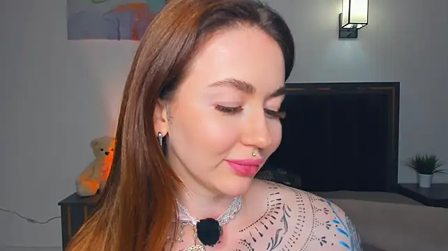 CarieHeu stripchat live cam model