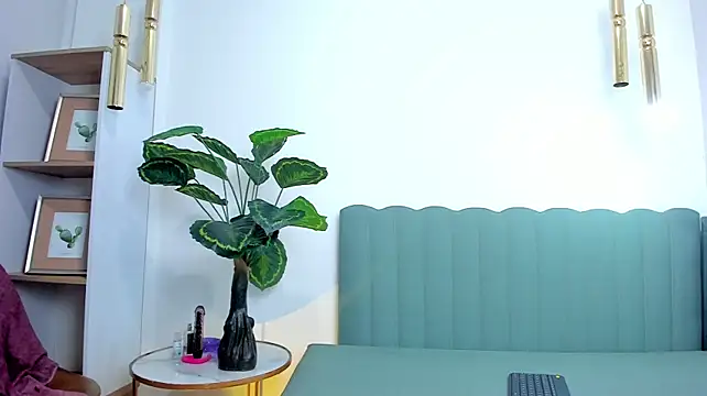 ZiaCollens stripchat live cam model