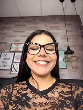 CherrySmirkXXX stripchat live cam model