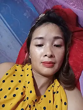 Bee_2x stripchat live cam model