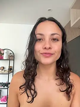 Megan_Rodrigo stripchat live cam model