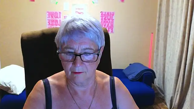 Sandra_Snowflake stripchat live cam model