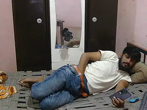 HotXKrish stripchat live cam model