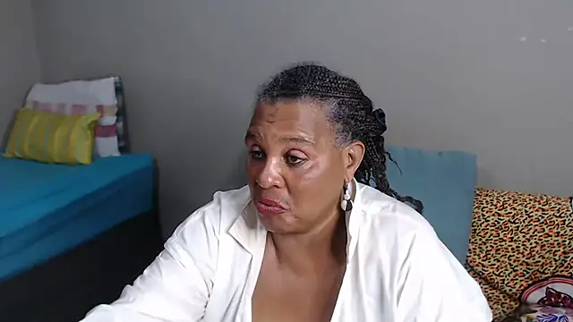 GrandBustyMelon stripchat live cam model