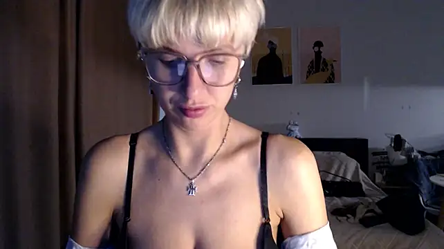 VivianCoke stripchat live cam model