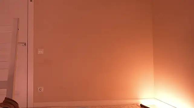 Miablueye stripchat live cam model