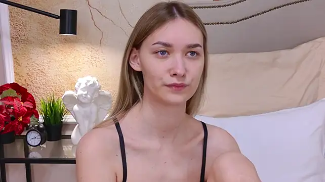 AmadaReine stripchat live cam model
