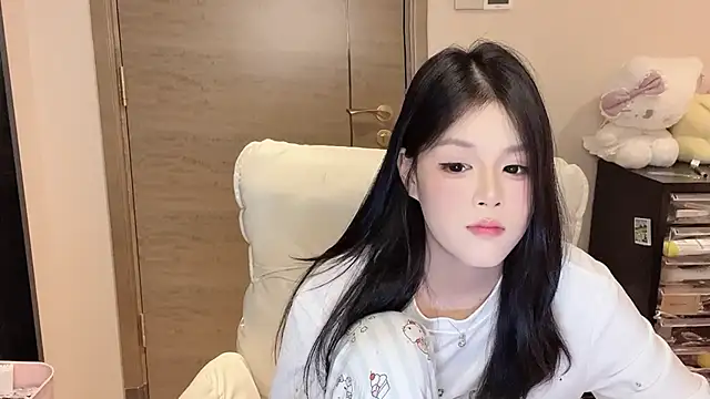 Koi-00 stripchat live cam model