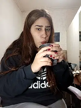 nahiarabiel33 stripchat live cam model