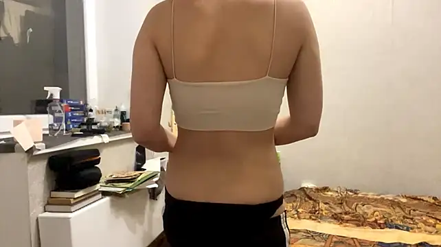 SaintMari stripchat live cam model