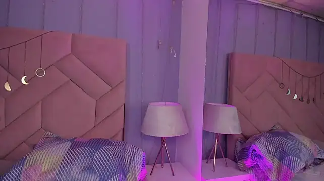 EmmyCastillo stripchat live cam model