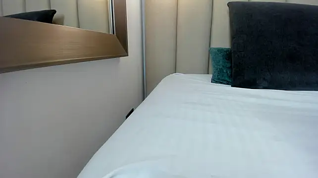 Yennifer_01 stripchat live cam model