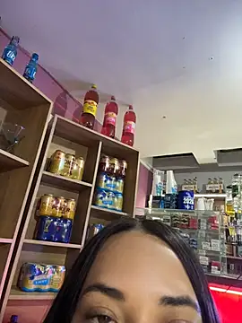 HollyAngel2 stripchat live cam model