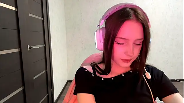 hothikki stripchat live cam model