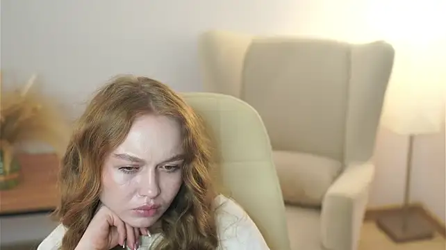 LaveniaHullum stripchat live cam model