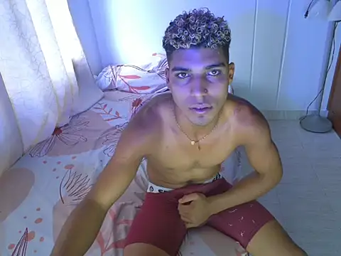 SANTIAGO_YOUR_MEATMAN stripchat live cam model