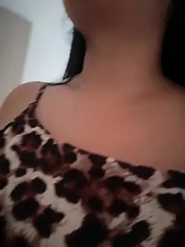 Issane_Peru stripchat live cam model