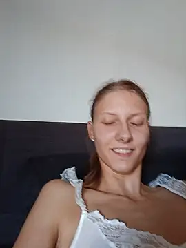 LenaGoldi stripchat live cam model